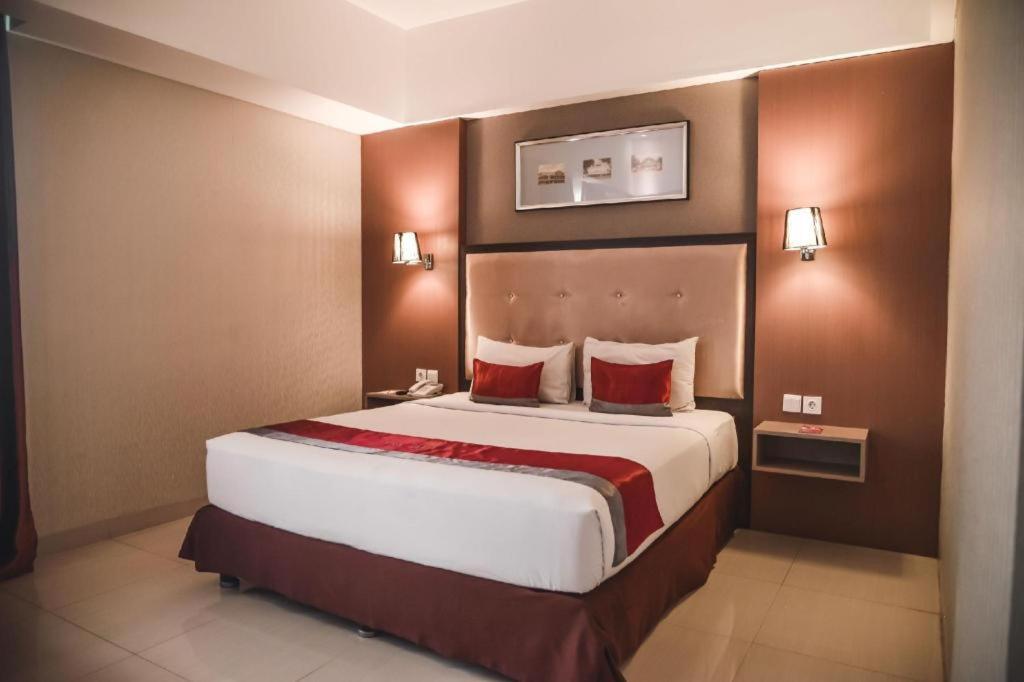 Travello Hotel Bandung Exterior foto