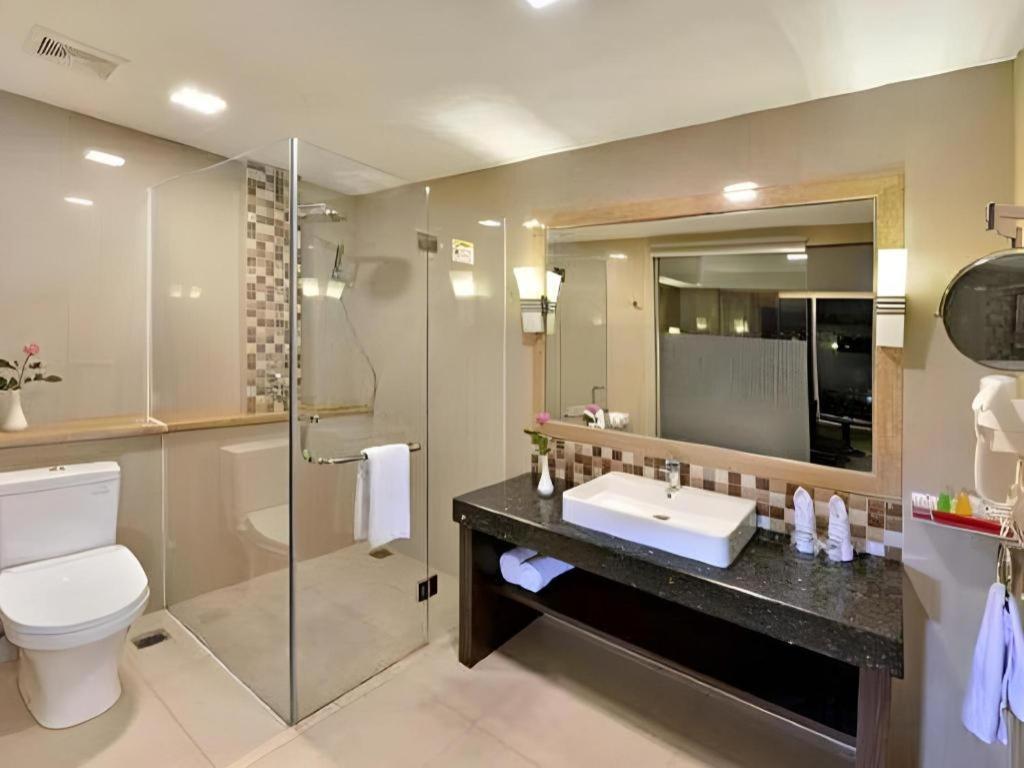 Travello Hotel Bandung Exterior foto