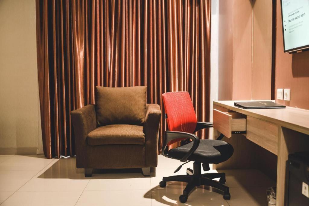 Travello Hotel Bandung Exterior foto